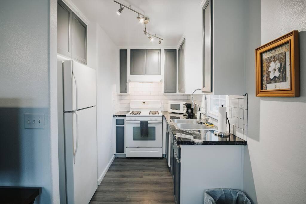 Gorgeous Upstairs Studio With Patio And Laundry Chico Ngoại thất bức ảnh