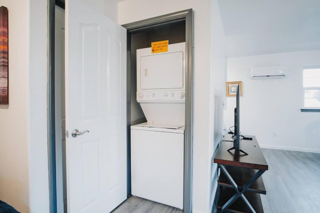 Gorgeous Upstairs Studio With Patio And Laundry Chico Ngoại thất bức ảnh